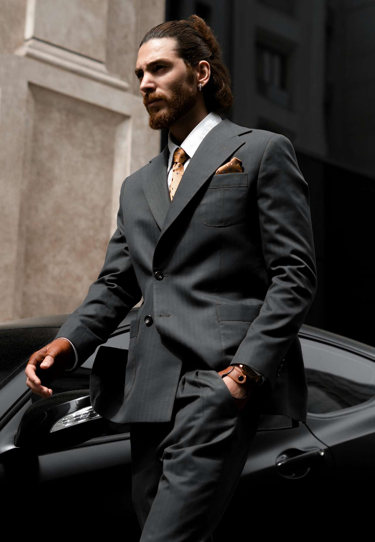 Der Business-Anzug: Wie man einen Anzug für den beruflichen Alltag stylt und wählt.